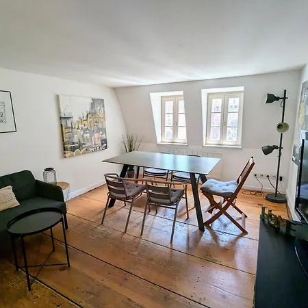 Triplex Place De La Cathedrale דירה *